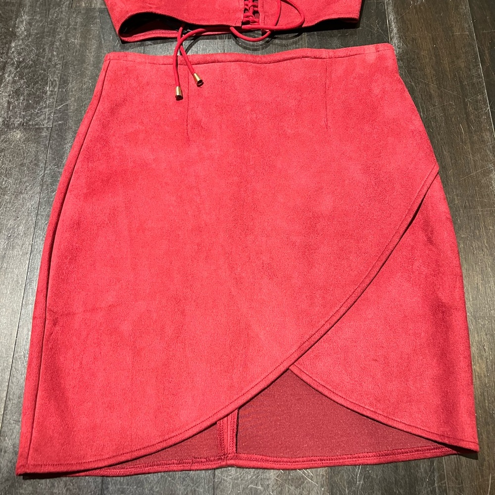 Sabo Skirt Red Two-Piece Set - Picture 3 of 5